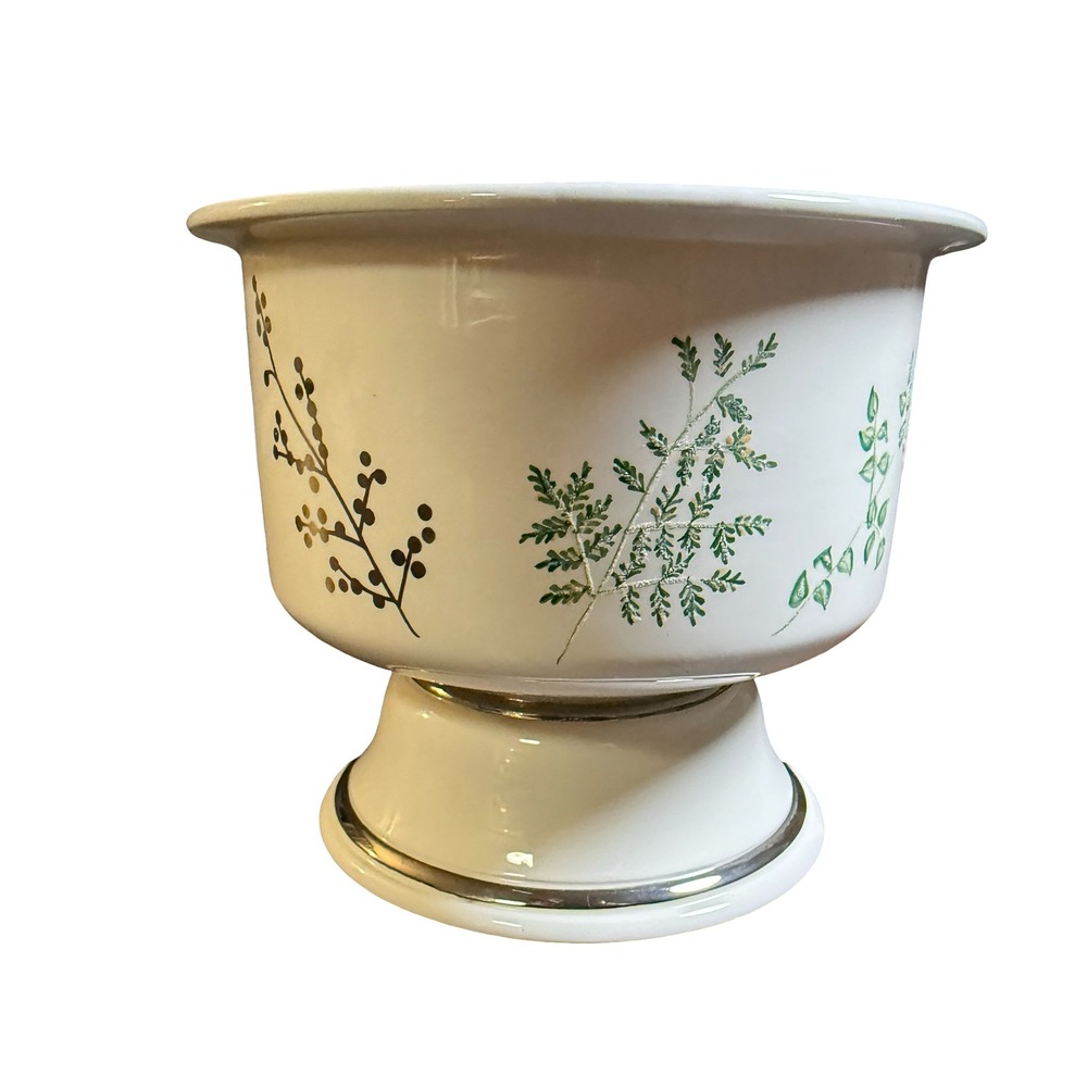 White Barn Bath Body Ceramic Holly Berry Botanical Pedestal Jar Candle Holder